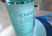 女子網(wǎng)購化妝品遇寒潮到手成冰坨 化妝品凍了還能用嗎
