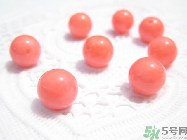 冬季化妝用什么唇色？唇色就用珊瑚色