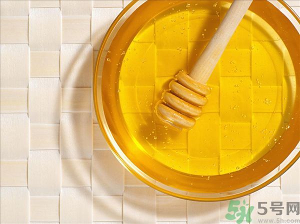 花粉過敏能吃蜂蜜嗎？花粉過敏可以喝蜂蜜嗎？