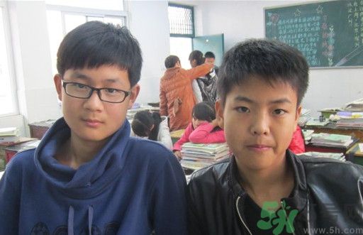我13歲有點(diǎn)色怎么辦？我13歲有點(diǎn)色正不正常？