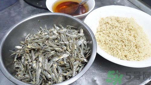 小魚干怎么炒好吃？蜜汁小魚干的做法
