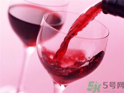 櫻桃可以泡酒嗎?櫻桃泡酒的功效與作用.jpg 櫻桃可以泡酒嗎?櫻桃泡酒的功效與作用.jpg