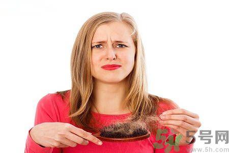 女性掉頭發(fā)很厲害是什么原因？掉頭發(fā)怎么辦？