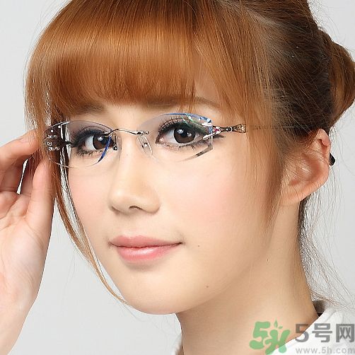 眼睛近視越來(lái)越嚴(yán)重 怎么樣才能恢復(fù)視力呢？