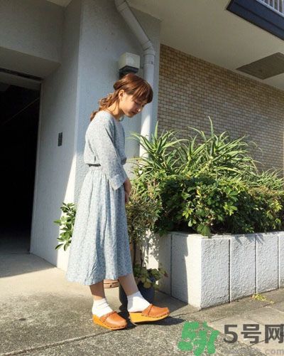 春天怎么穿出清新風？日本女生的薩博涼鞋穿搭方法