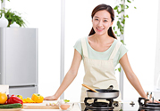 更年期吃什么食物調(diào)理最好？更年期要補充雌激素嗎？