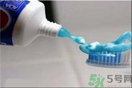 牙膏可以祛痘嗎？牙膏可以祛黑頭嗎？
