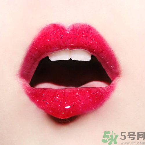 春天嘴唇干裂脫皮怎么辦？嘴唇為什么會脫皮？