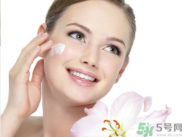 晚上怎樣護膚才是最好？晚上護膚的步驟有哪些?