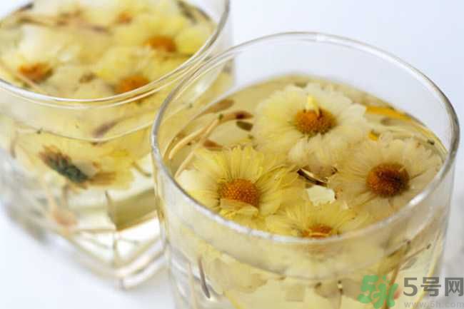 春天喝菊花茶好嗎？女性春天喝什么茶最好？