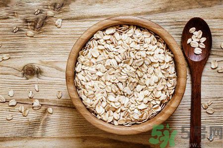 長痘痘肌膚干燥怎么辦？肌膚干燥吃什么食物好？