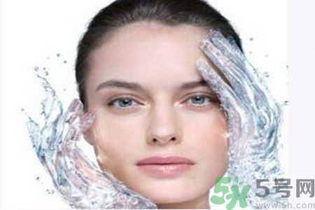 皮膚起皮怎么辦？皮膚起皮用什么護(hù)膚品？