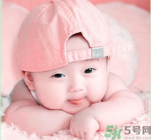 爸爸能單獨(dú)照顧寶寶嗎？爸爸怎樣照顧寶寶？