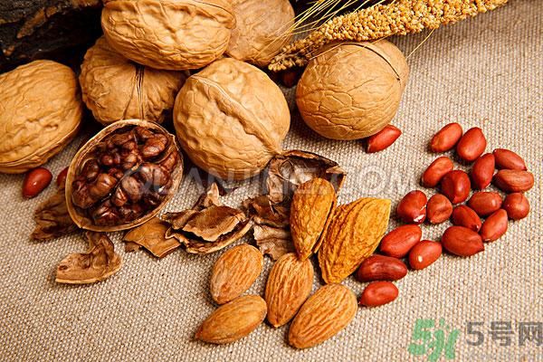 吃新鮮水果能抗皺嗎？防皺紋要吃什么？