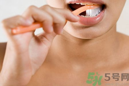 牙齦出血是怎么回事？牙齦出血怎么辦？