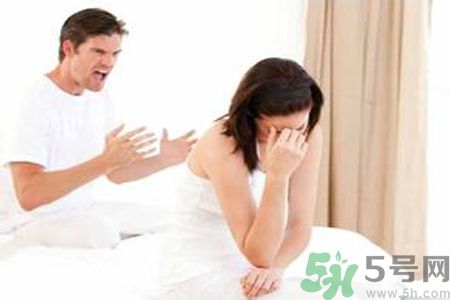 男人劈腿的表現(xiàn)有哪些？怎么判斷一個男人是否劈腿？