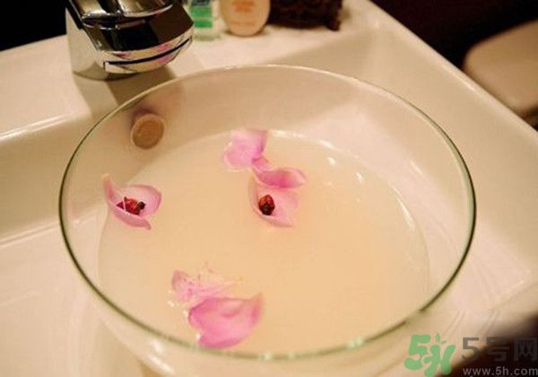 淘米水洗臉能祛斑嗎？淘米水洗臉可以美白嗎？