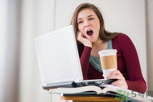 19歲女睡神走哪睡哪竟是病？什么是發(fā)作性睡病？