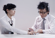 耳垂上有豎紋是怎么回事？山根有橫紋是什么?。?><p><strong>耳垂上有豎紋是怎么回事？山根有橫紋是什么病？</strong></p></a></li> <li><a href=