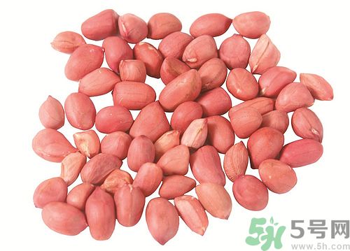 花生皮能不能吃？花生能和螃蟹一起吃嗎？
