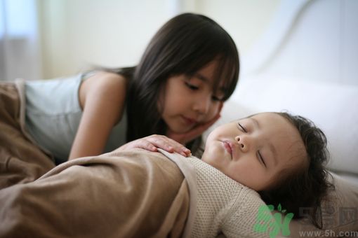 睡覺能戴手表嗎？睡覺不能帶的東西有哪些？