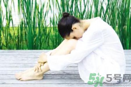 月經(jīng)有血塊是怎么回事？月經(jīng)有血塊怎么調(diào)理？