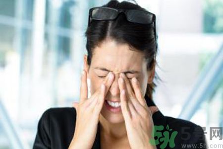 眼睛干澀怎么辦？眼睛干澀吃什么好？