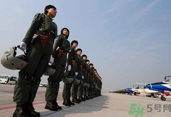 公交車遇到色狼怎么辦？防色狼手冊教你一招搞定！