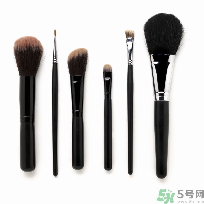 怎樣化妝不傷皮膚？化妝對皮膚有傷害嗎？