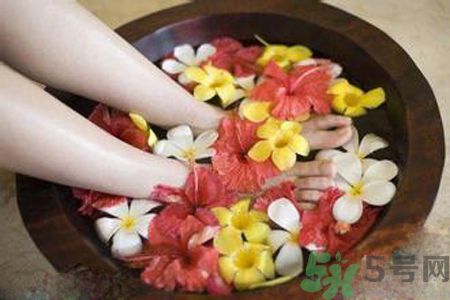 泡腳有什么好處？泡腳有什么禁忌？