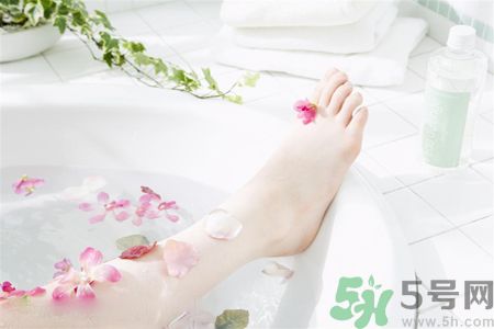經(jīng)期可以洗澡嗎？經(jīng)期可以洗頭嗎？