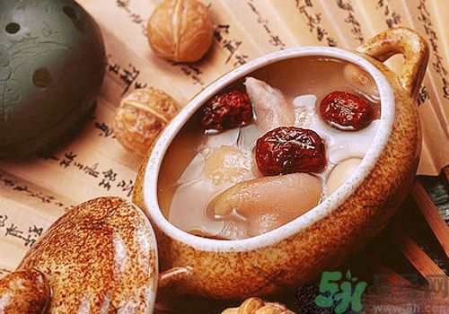 貧血吃什么補(bǔ)血？貧血吃阿膠好嗎？