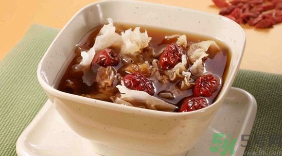 貧血吃什么補(bǔ)血？貧血吃阿膠好嗎？