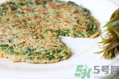 香椿雞蛋餅怎么做？香椿煎蛋餅做才能好吃？
