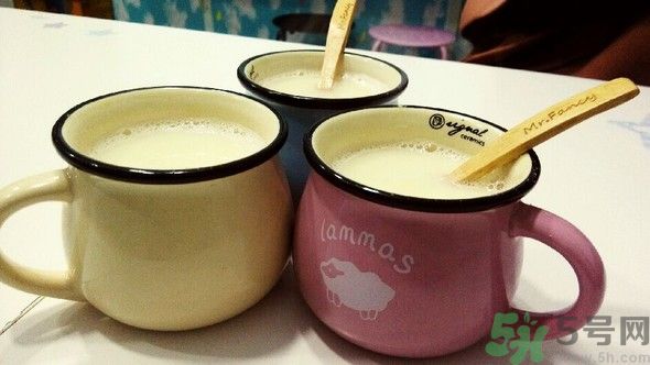 小葉增生可以喝豆?jié){嗎？小葉增生可以吃蜂蜜嗎？