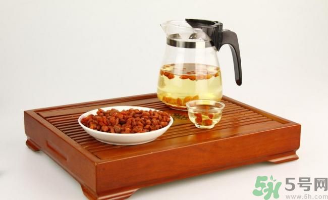 枸杞干吃好還是泡水好？枸杞怎么吃效果最好？