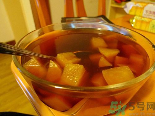 蘋(píng)果煮熟了還有營(yíng)養(yǎng)嗎？蘋(píng)果煮熟吃有什么好處？