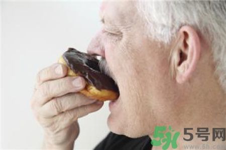 高血脂不能吃什么食物？高血脂要注意什么？