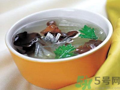 白發(fā)多吃黑木耳可以變黑嗎？怎么防止白發(fā)？