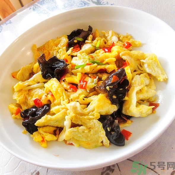 黑木耳炒雞蛋怎么做？黑木耳炒雞蛋怎么做最好吃？