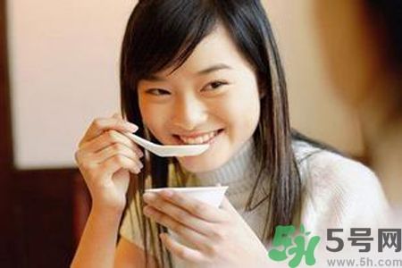 胃潰瘍吃什么食物好？調(diào)理胃潰瘍的方法有哪些？