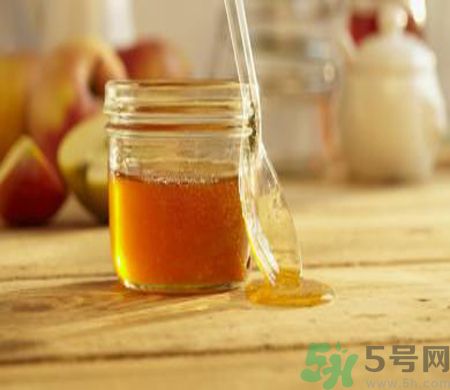 胃潰瘍可以喝蜂蜜嗎？服用蜂蜜要注意什么？