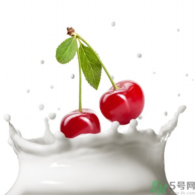 香蕉和牛奶可以一起吃嗎？牛奶可以和什么水果一起吃？