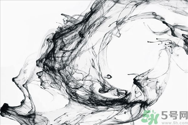 往同學(xué)保溫杯中倒墨汁 誤食墨水怎么辦？