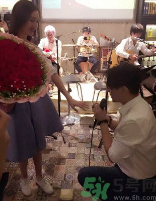 朱孝天向女友求婚 求婚鉆戒幾克拉？