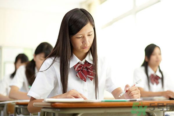 高中生上課容易走神怎么辦？高中生上課如何提高注意力？