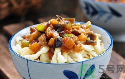 茄子肉丁打鹵面怎么做？茄子肉丁打鹵面好吃嗎？
