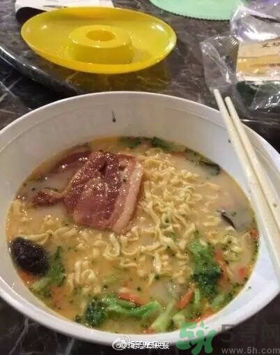 滿漢宴方便面多少錢一桶？滿漢宴方便面多少錢一箱？