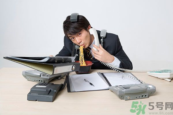 滿漢宴方便面煮著吃泡著吃哪個(gè)好？