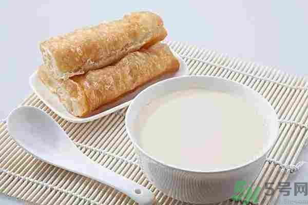 早餐吃面還是包子比較好？早餐吃包子和面健康嗎？